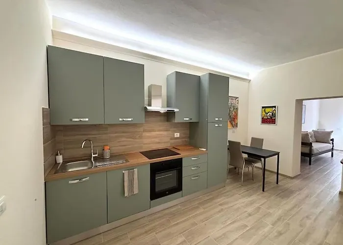 A Due Passi Da Piazza Cavalli